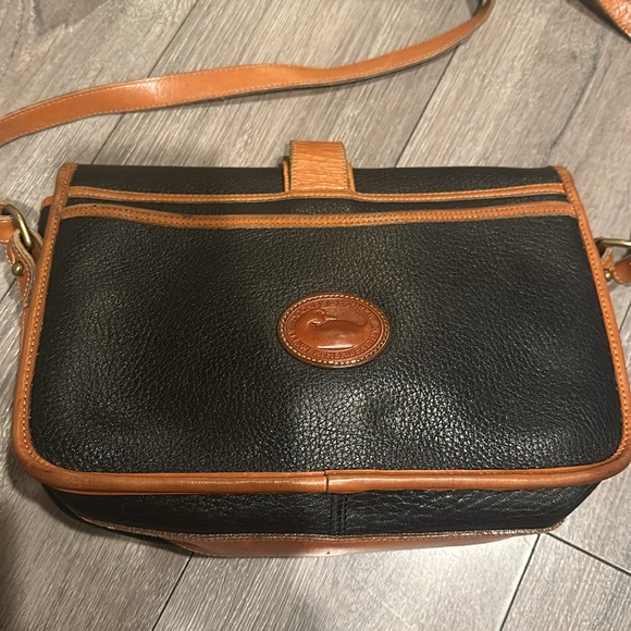 Vintage Dooney & Bourke Black & Brown Fold Over Leather Crossbody Should… - Picture 5 of 16